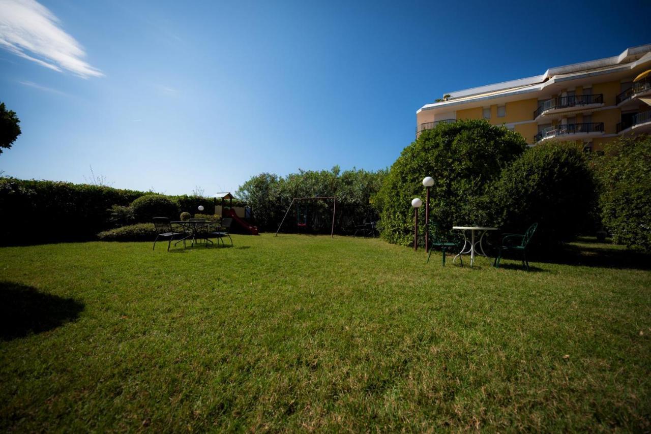 Hotel Janeiro Frontemare Lido di Jesolo Exterior photo